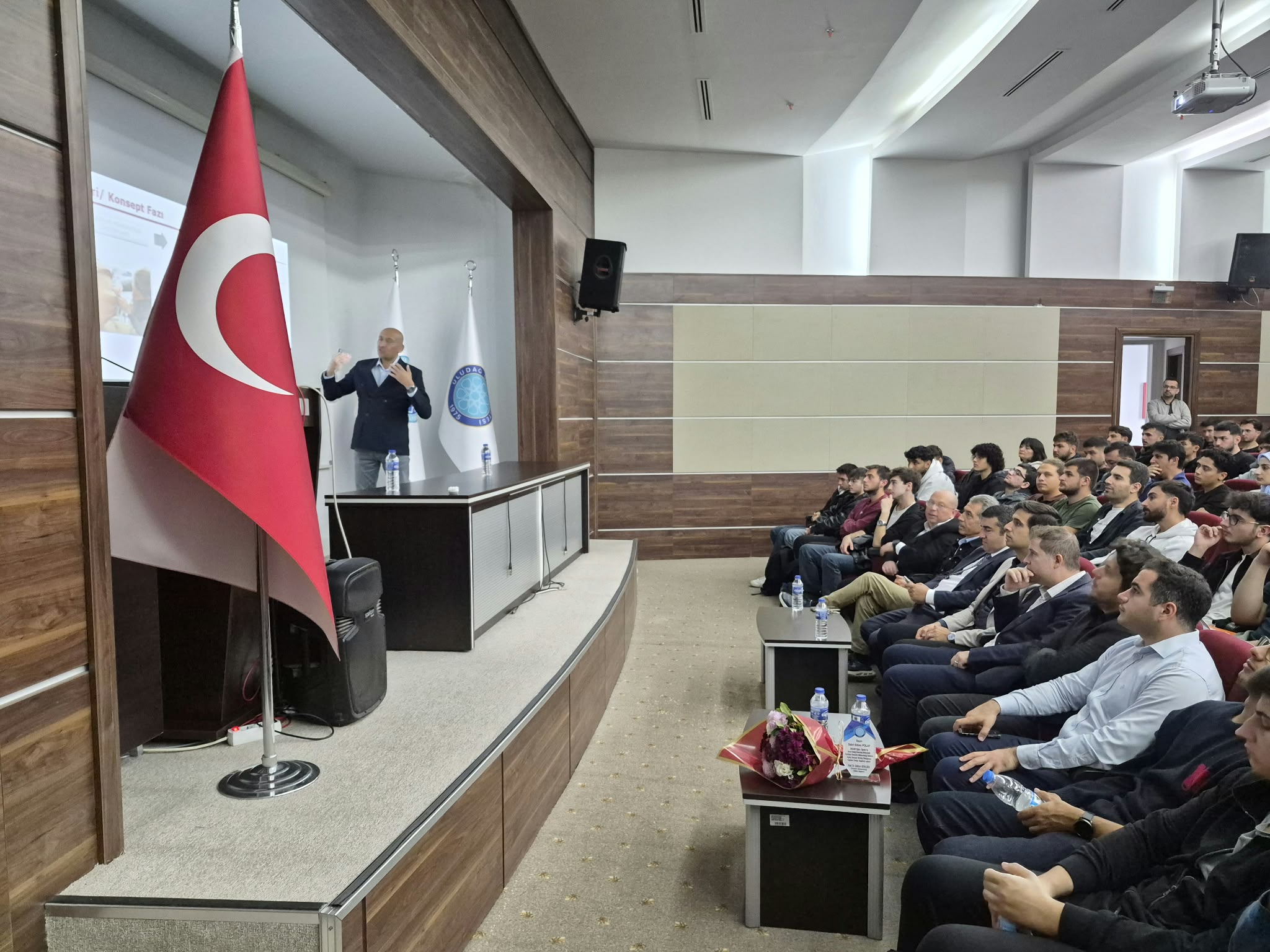 Bursa Uludağ Üniversitesi Mühendislik Fakültesi Otomotiv Mühendisliği Bölümü Açılış Dersini Gerçekleştirdi